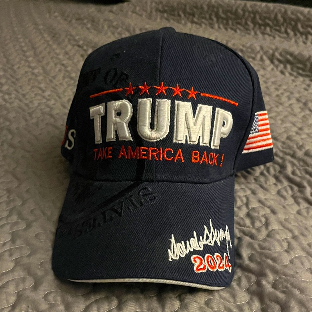 Navy Blue and Red Trump 2024 Cap NWOT